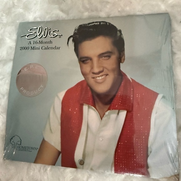 Elvis 2000 Mini Calendar - Picture 1 of 3